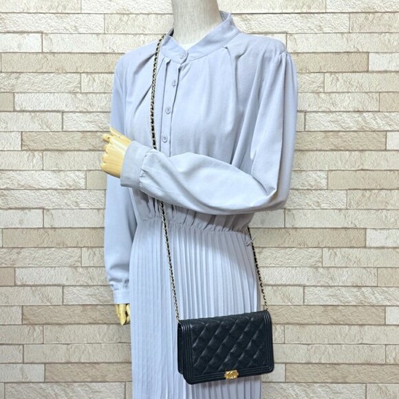 CHANEL Black Caviar Leather Wallet - Picture 2 of 10